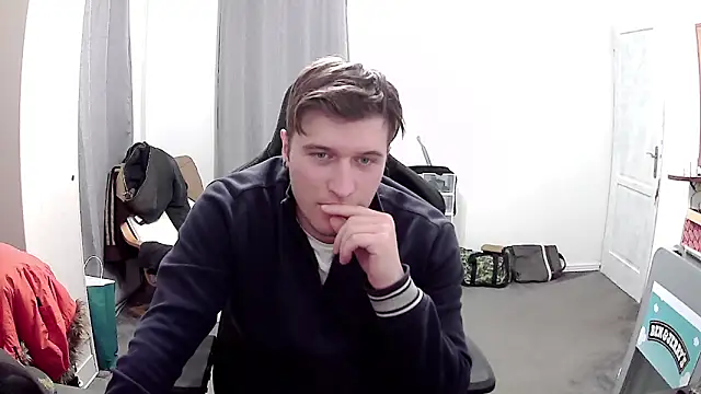 PKrisztian online show from April 2026 11:54:02 PM