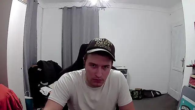 PKrisztian online show from May 2026 10:52:02 PM