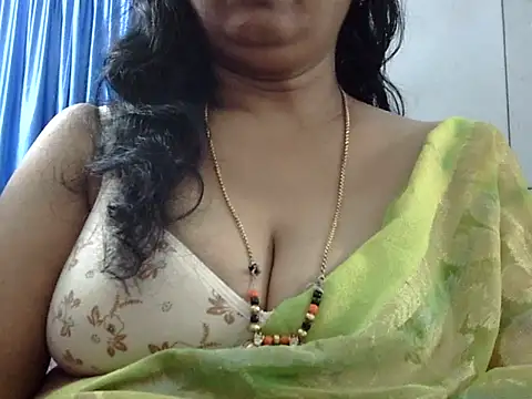 Snapshot of Vijji-telugu chatting on September 2025 04:40:01 PM Vijji-telugu online show from September 2025 04:40:01 PM