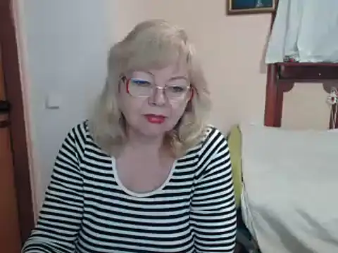 EvelynLoveShy online show from December 2024 08:18:01 AM