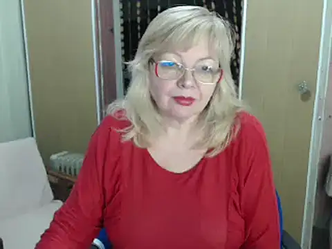 EvelynLoveShy online show from December 2024 06:38:02 PM