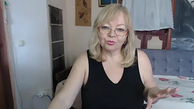 EvelynLoveShy online show from February 2026 08:40:01 AM