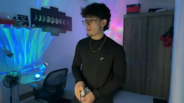 Snapshot of Kisan_Smith chatting on October 2025 03:29:01 AM Kisan Smith online show from October 2025 03:29:01 AM