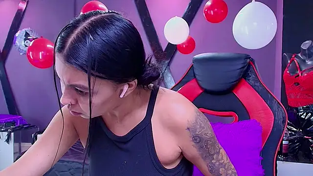 Snapshot of Juliet_Nasty chatting on February 2025 12:48:02 PM Juliet Nasty online show from February 2025 12:48:02 PM