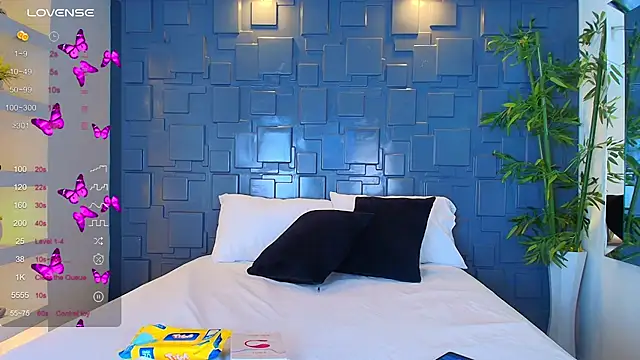 Snapshot of EmmilyCollson chatting on December 2024 05:26:01 PM EmmilyCollson online show from December 2024 05:26:01 PM