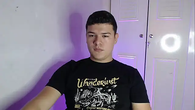 Snapshot of Plug_Control chatting on October 2025 06:28:01 PM Plug Control online show from October 2025 06:28:01 PM