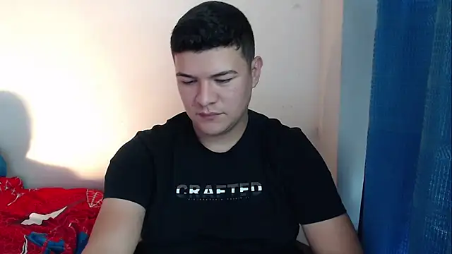 Snapshot of Plug_Control chatting on October 2025 09:48:01 PM Plug Control online show from October 2025 09:48:01 PM