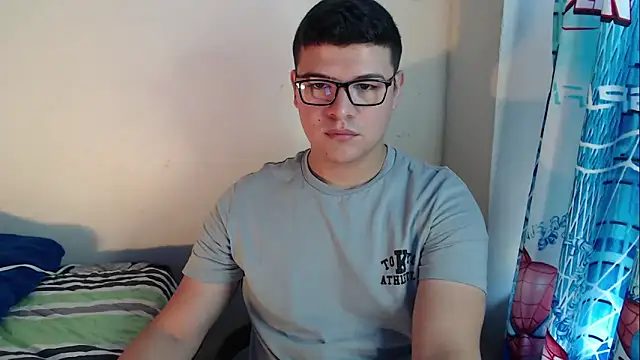 Snapshot of Plug_Control chatting on October 2025 04:03:02 PM Plug Control online show from October 2025 04:03:02 PM