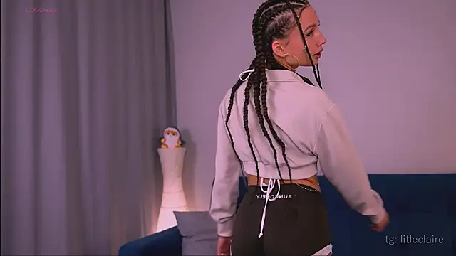 Snapshot of new_Claire chatting on November 2025 04:07:02 PM new Claire online show from November 2025 04:07:02 PM