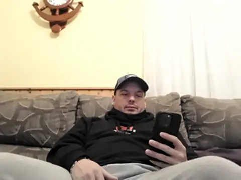 Jose HotLatino online show from January 2026 04:33:02 PM