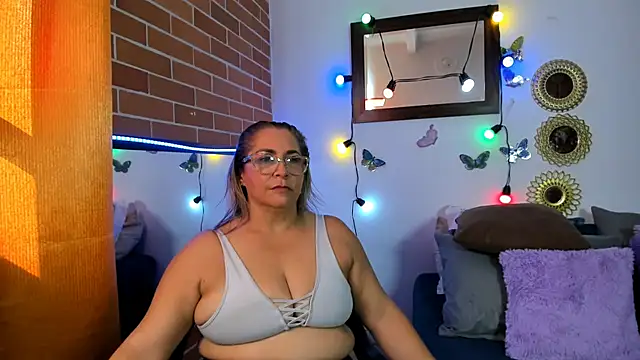 maja hills online show from February 2025 08:42:01 PM