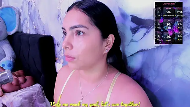 Snapshot of evelinn_belen chatting on July 2026 04:39:01 PM evelinn belen online show from July 2026 04:39:01 PM
