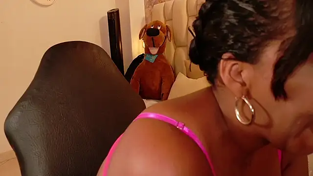 lia mariana online show from October 2025 09:13:02 PM