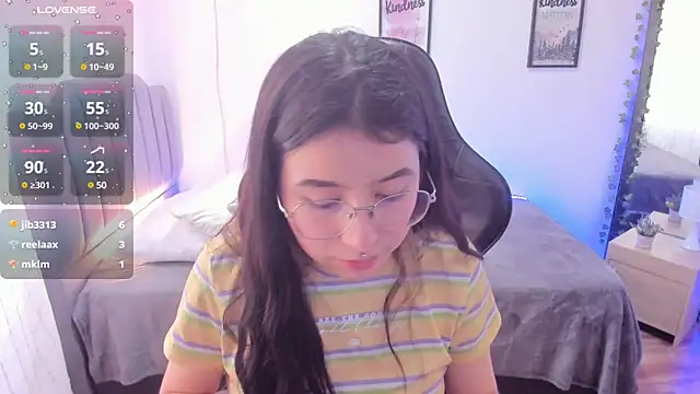 Snapshot of Amy_joones chatting on January 2025 04:05:01 PM Amy joones online show from January 2025 04:05:01 PM