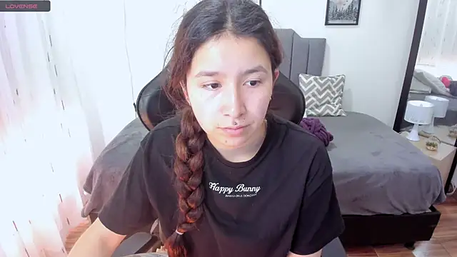 Snapshot of Amy_joones chatting on September 2025 02:11:01 PM Amy joones online show from September 2025 02:11:01 PM