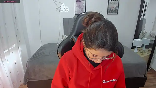 Snapshot of Amy_joones chatting on November 2025 01:34:02 PM Amy joones online show from November 2025 01:34:02 PM