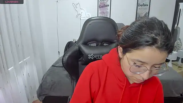 Snapshot of Amy_joones chatting on November 2025 12:38:01 PM Amy joones online show from November 2025 12:38:01 PM