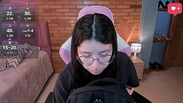 Amy joones online show from May 2026 11:26:01 AM