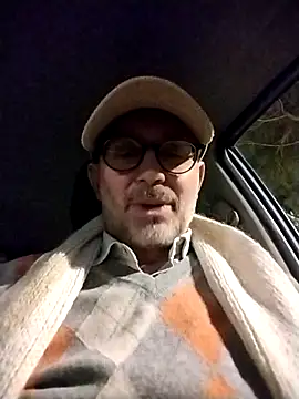Snapshot of MadProfessor chatting on March 2025 06:44:01 PM MadProfessor online show from March 2025 06:44:01 PM