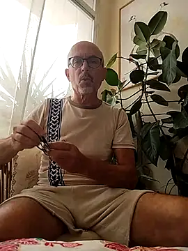Snapshot of MadProfessor chatting on September 2025 03:55:01 PM MadProfessor online show from September 2025 03:55:01 PM