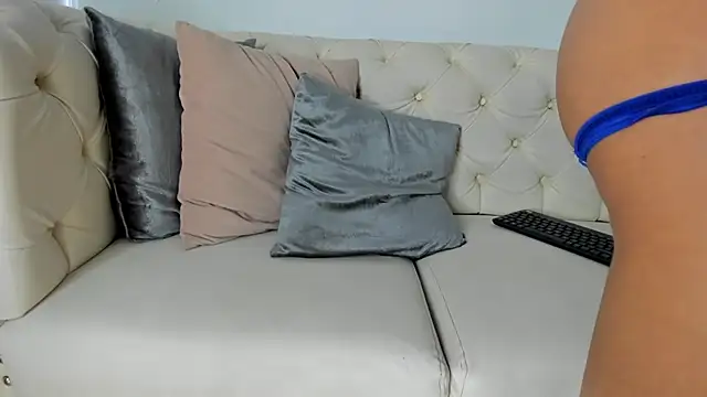 camila-manzur online show from January 2025 10:11:02 PM