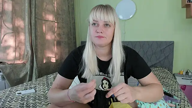 Snapshot of Kira_Miler chatting on September 2025 05:52:02 AM Kira Miler online show from September 2025 05:52:02 AM