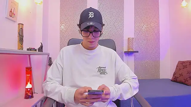 Nikolay Gregori online show from October 2025 04:37:02 AM