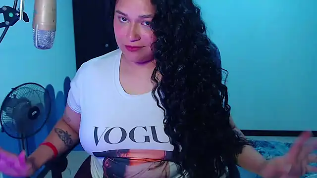 Luciernaga18 online show from October 2025 01:58:02 AM