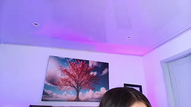 Julianaa Castro  online show from November 2025 11:44:02 AM