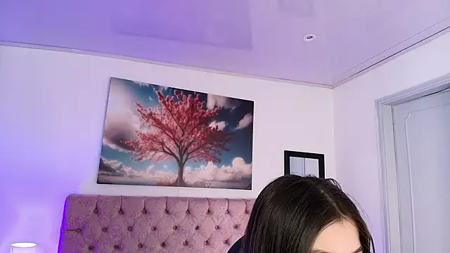 Julianaa Castro  online show from November 2025 11:55:02 AM