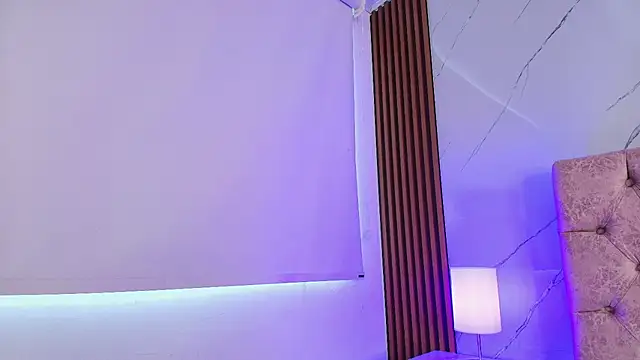 Julianaa Castro  online show from June 2026 12:22:01 PM