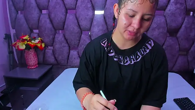 AlaSmith online show from October 2025 02:23:02 AM