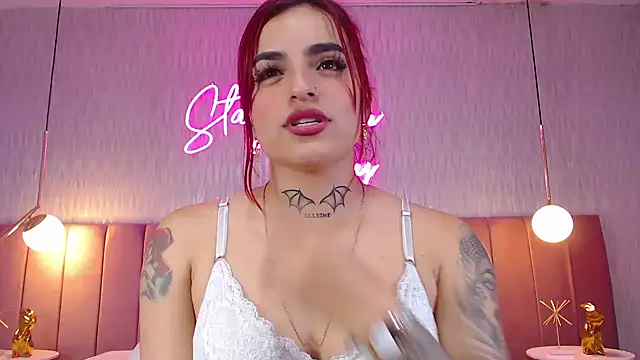 Snapshot of valeriee_millerr_ chatting on December 2024 07:32:01 PM valeriee millerr online show from December 2024 07:32:01 PM