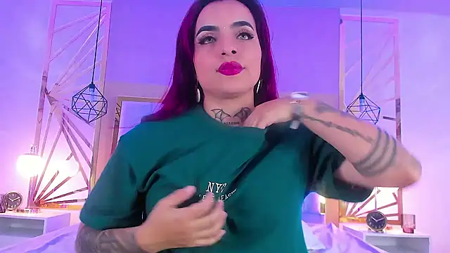 Snapshot of valeriee_millerr_ chatting on December 2024 01:28:02 PM valeriee millerr online show from December 2024 01:28:02 PM
