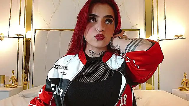 Snapshot of valeriee_millerr_ chatting on February 2025 06:19:02 PM valeriee millerr online show from February 2025 06:19:02 PM
