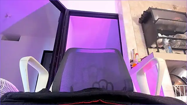 Snapshot of CandyLatinHott chatting on March 2026 05:44:01 AM CandyLatinHott online show from March 2026 05:44:01 AM