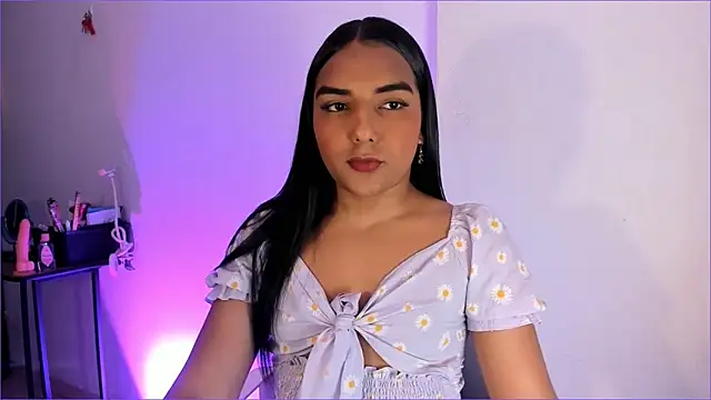 CandyLatinHott online show from June 2026 09:43:02 PM