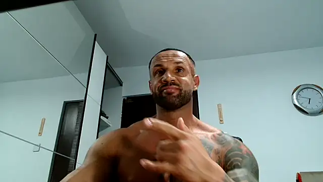 Magnificmuscles89 online show from November 2025 04:50:01 PM