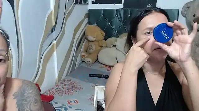 Snapshot of manzanahot9 chatting on October 2025 06:51:01 PM manzanahot9 online show from October 2025 06:51:01 PM