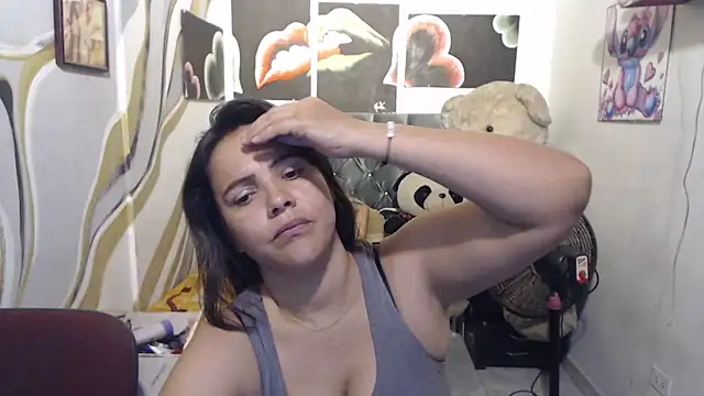 manzanahot9 online show from November 2025 05:35:02 PM