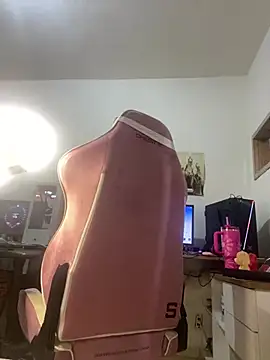 couple shy online show from January 2026 04:47:01 AM