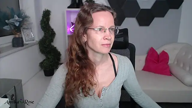 Snapshot of AnnikaRose chatting on March 2025 08:08:01 PM AnnikaRose online show from March 2025 08:08:01 PM