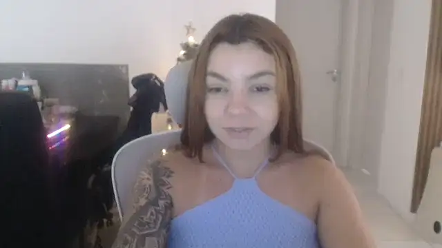 HotRuiva online show from November 2025 11:10:01 AM