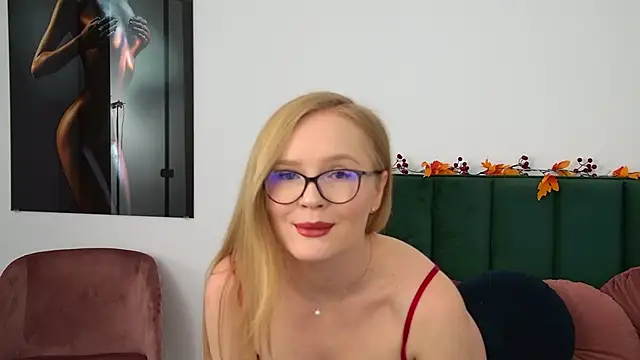 Snapshot of Chloe_Richardson chatting on November 2025 01:12:02 PM Chloe Richardson online show from November 2025 01:12:02 PM