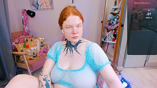 Snapshot of Cassie_xKiss chatting on December 2024 04:43:01 PM Cassie xKiss online show from December 2024 04:43:01 PM