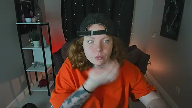 Snapshot of Cassie_xKiss chatting on October 2025 08:42:01 PM Cassie xKiss online show from October 2025 08:42:01 PM