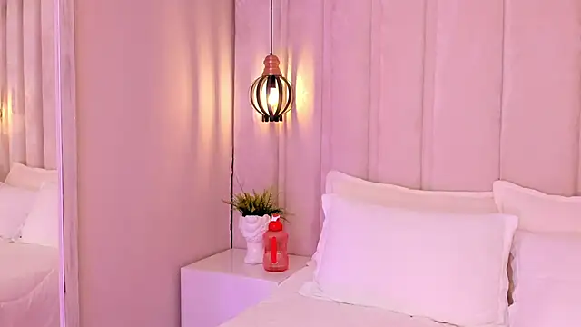 Snapshot of bonniekim_ chatting on February 2025 03:52:01 PM bonniekim online show from February 2025 03:52:01 PM