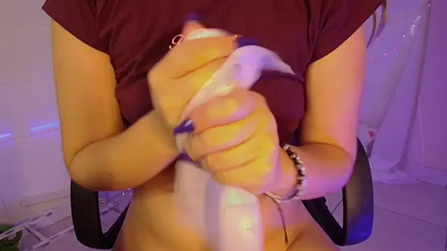 Giia paiige18 online show from October 2025 01:09:02 AM