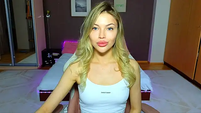 Snapshot of EmmyMills chatting on February 2025 09:27:02 PM EmmyMills online show from February 2025 09:27:02 PM
