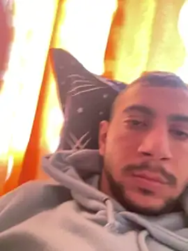 Snapshot of emea4 chatting on April 2026 02:14:01 PM emea4 online show from April 2026 02:14:01 PM